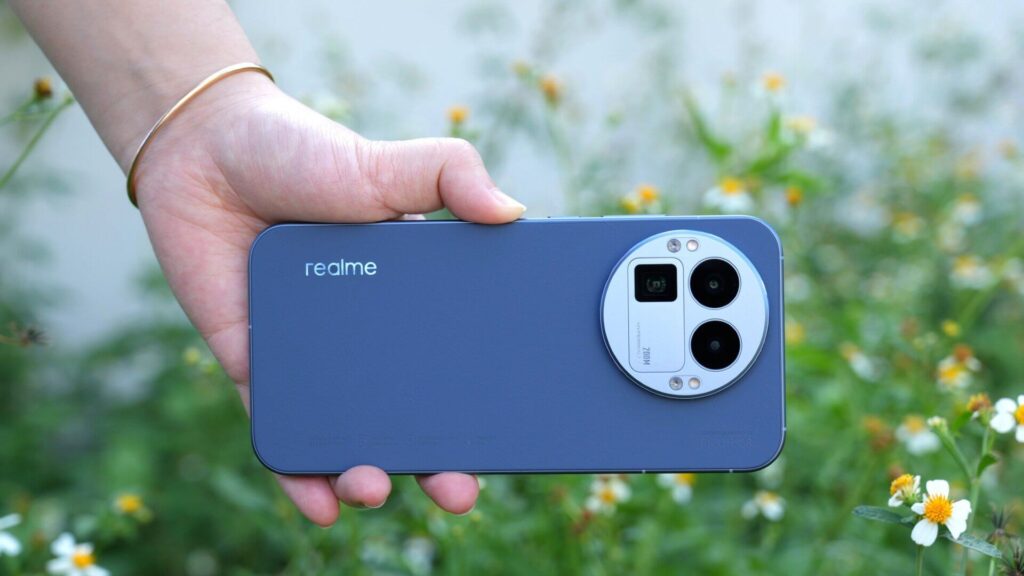 Realme GT 8 Pro mit wechselbarem Kamera-Bump im Ricoh-GR-Stil – einzigartiges Design-Feature in Detailansicht