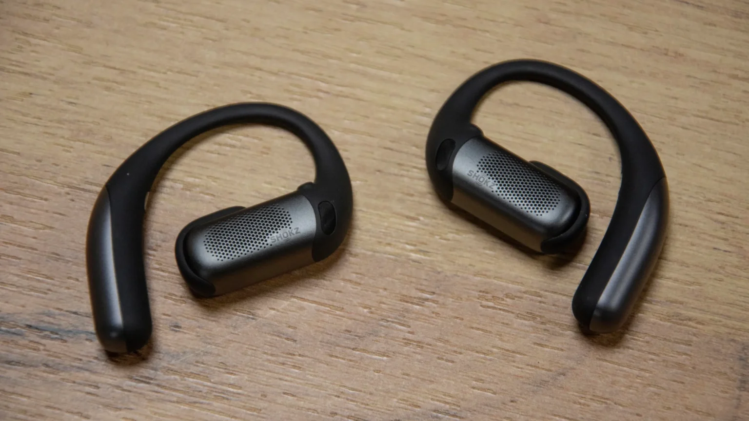 Shokz OpenFit Pro Test 2026: Der Bass-König der Open-Ears? (Review) Der Alt-Text beschreibt das Bild für Suchmaschinen und Screenreader. Er sollte das Haupt-Keyword enthalten, aber natürlich klingen.