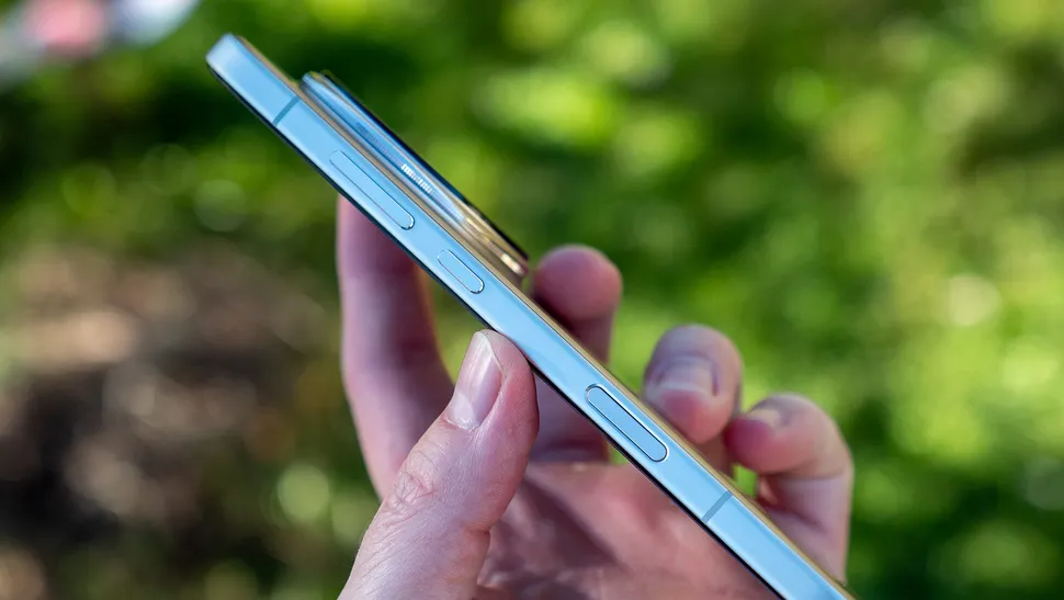 Honor Magic8 Pro Smartphone mit hervorgehobenem AI-Button an der Seite