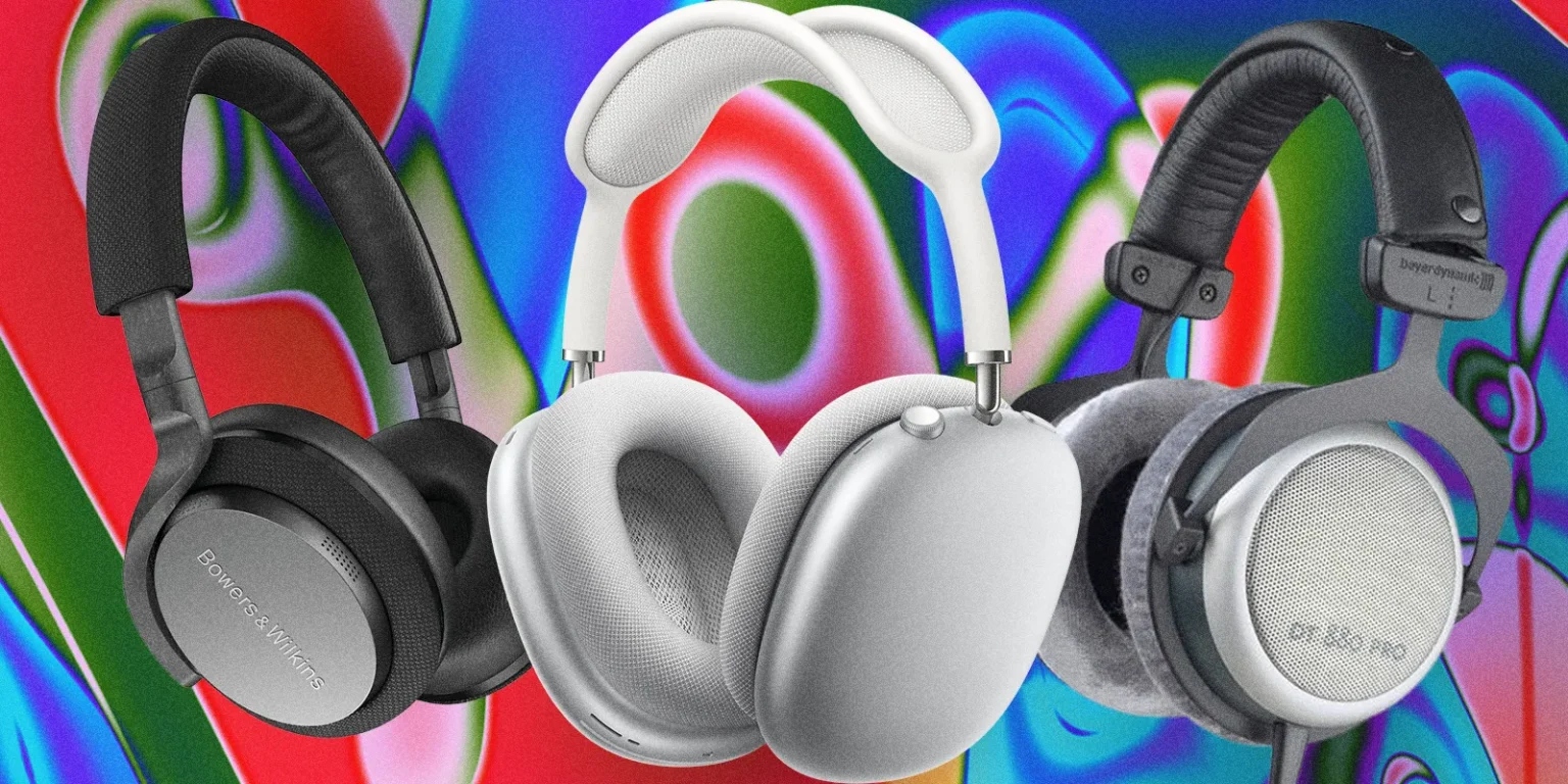 Eine Auswahl der besten Kopfhörer 2026 im direkten Test-Vergleich auf einem Tisch