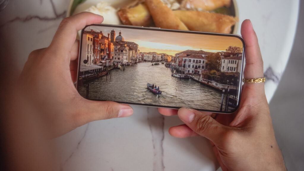 Redmi Note 15 Pro+ 5G zeigt HyperOS 2 Oberfläche mit Benachrichtigungen im Test
