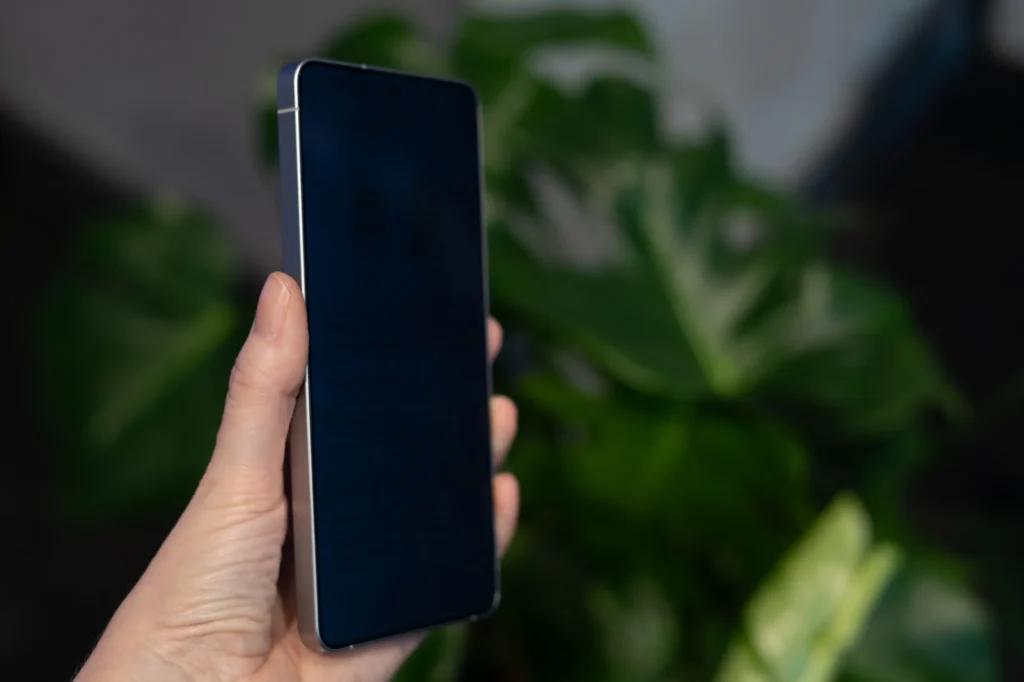 Nahaufnahme der Sensoren des Galaxy S26 Ultra für die adaptive Privacy-Technologie.